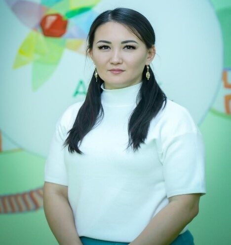 Воспитатель